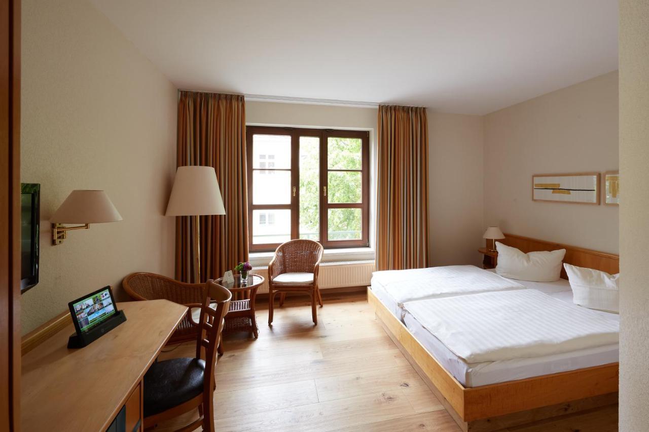 Hotel Garni "Zum Eichwerder" Темплин Экстерьер фото